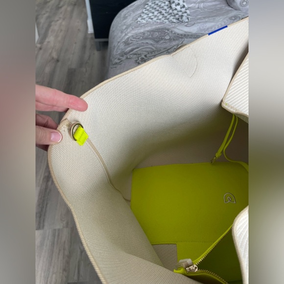 Rothy's The Large Lightweight Tote Cream Neon Green Handle Machine Washable - Picture 11 of 16